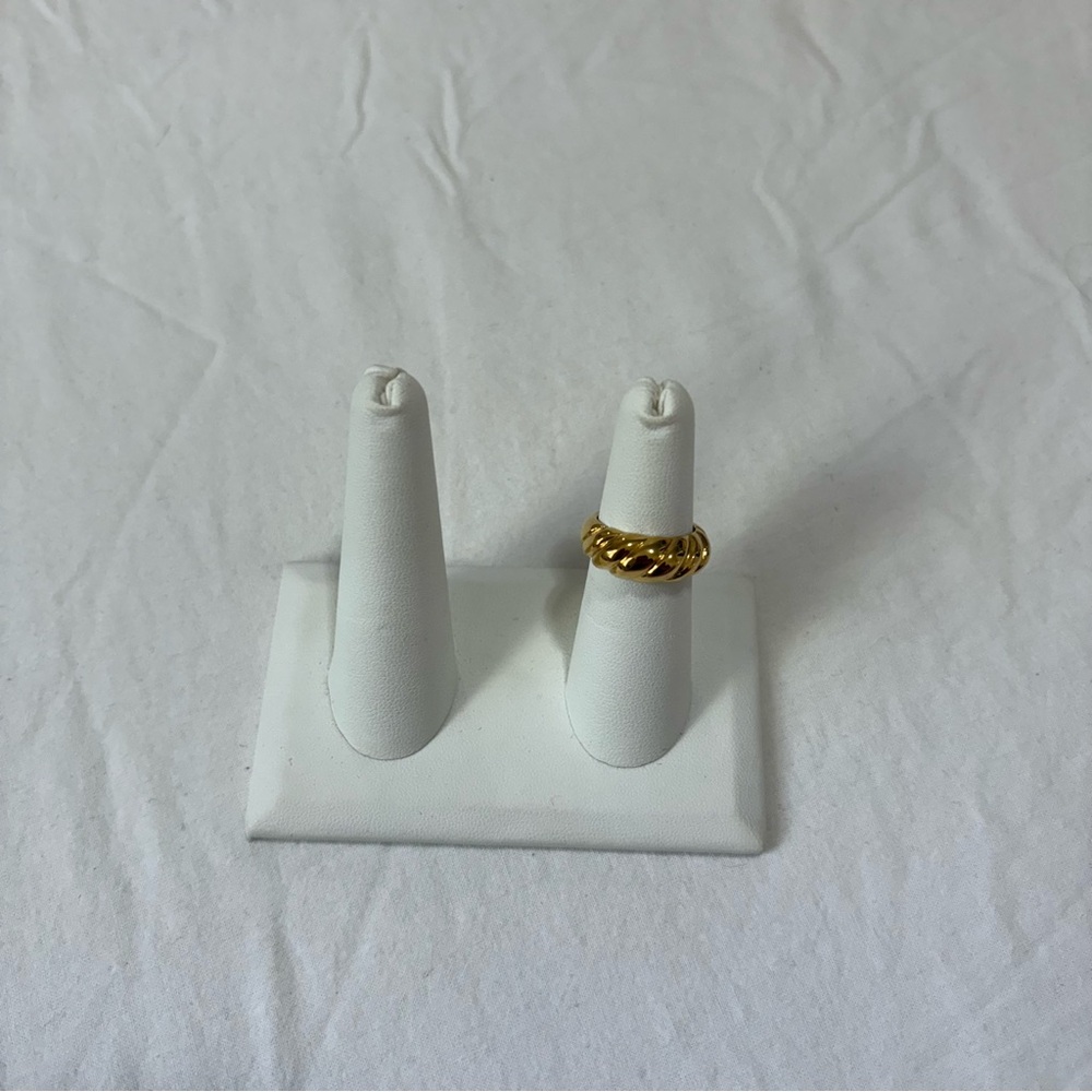 Elegant Gold-Tone Twisted Ring